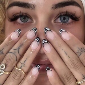 24pc Press On Nail Set from the Nail Bar 💅